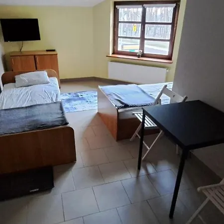 Dom Dworkowa Hostel *
